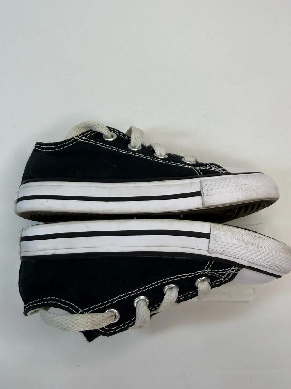 Converse Kids (baby-toddler) Size 7 Low-Top Canvas Sneakers - Black & White EUC